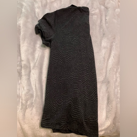 Lululemon black stripped flowy top - Picture 3 of 4